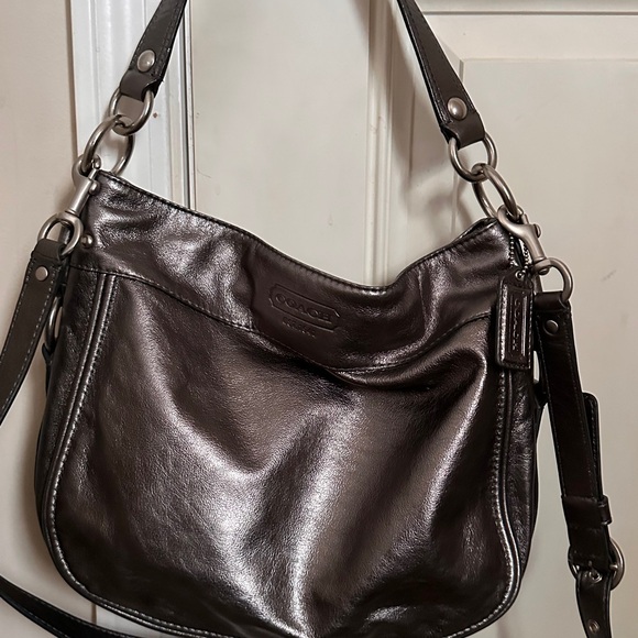 Vintage Coach Zoe shoulder or crossbody bag
Gray/Silver Leather - Picture 2 of 13